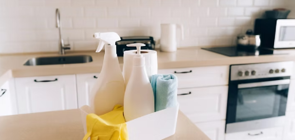 How to Clean Grease Off Kitchen Walls