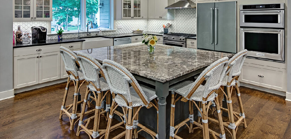 How to Paint a Kitchen Table