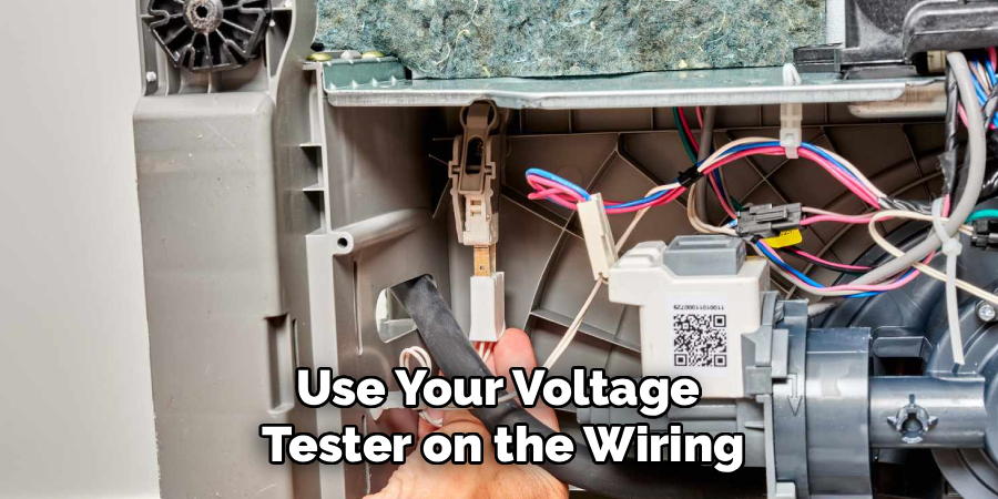 Use Your Voltage
Tester on the Wiring