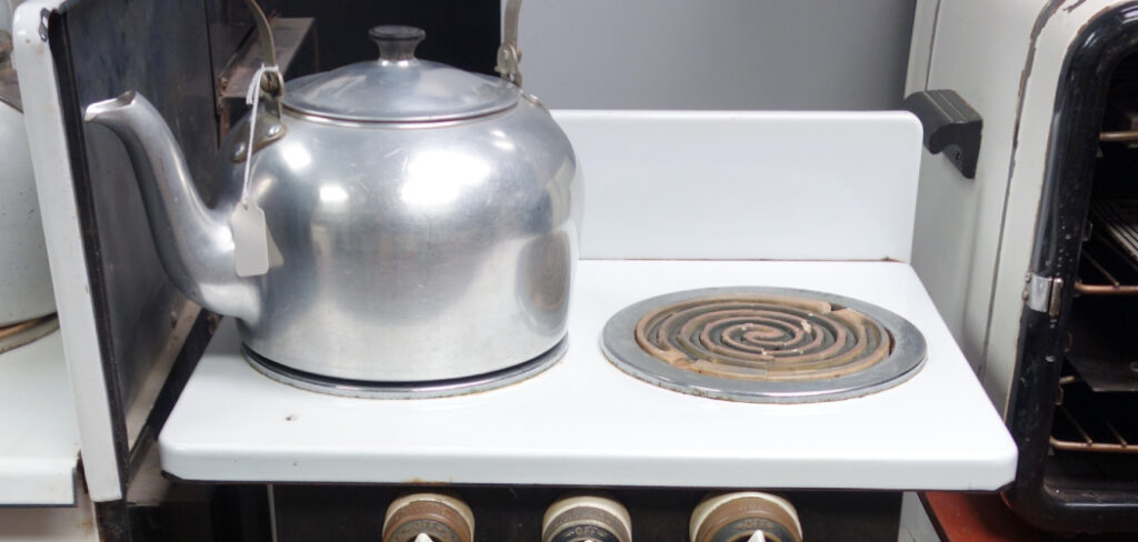 How to Clean Enamel Stove Top